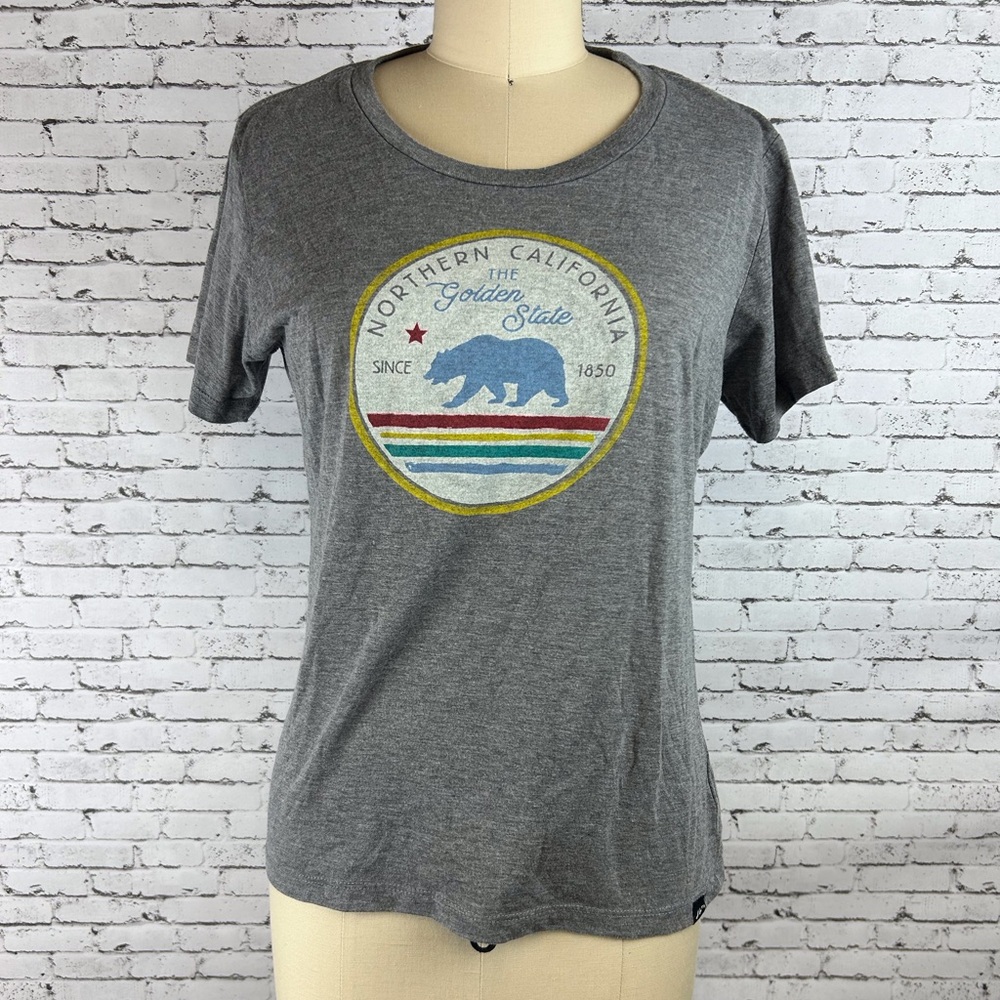 Techstyles | Gray Northern California Bear Graphic T-Shirt size M
